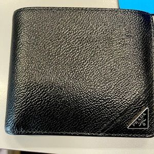 Men’s authentic Prada wallet